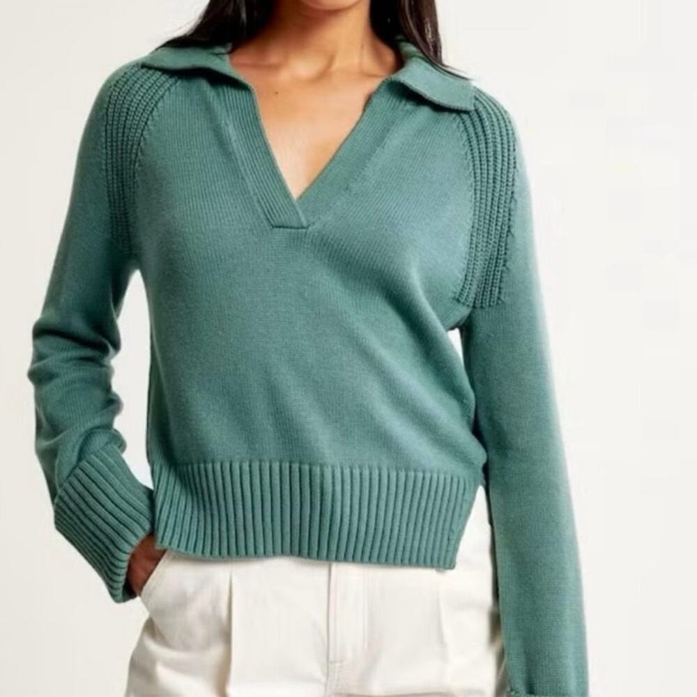 Abercrombie & Fitch Notch Blue V-Neck Knit Sweater Size XS